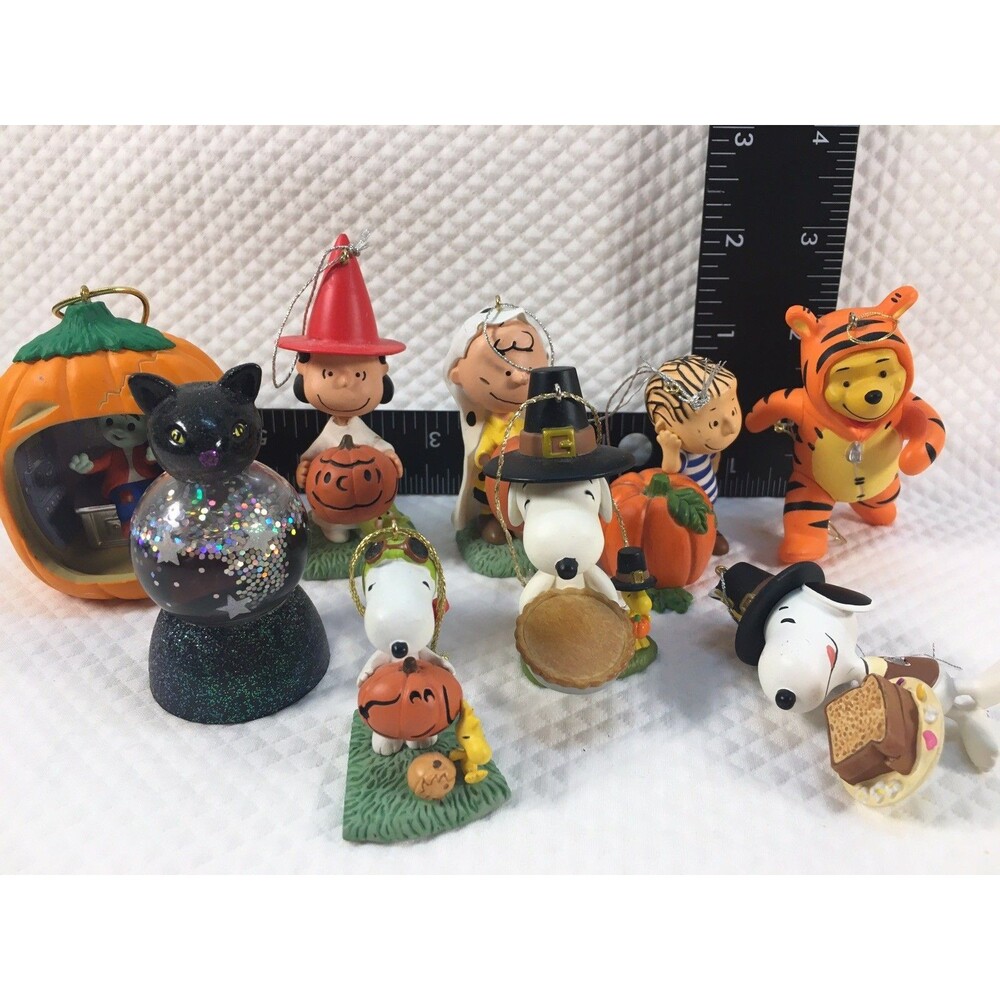 Hallmark Keepsake Peanuts Gang Halloween Lucy Snoopy Charlie Brown 6 Pcs 3 extra